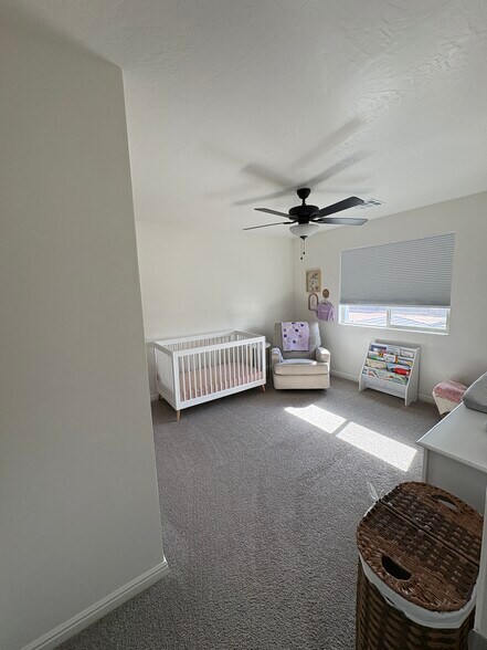 Building Photo - 391 S Deep Creek Dr