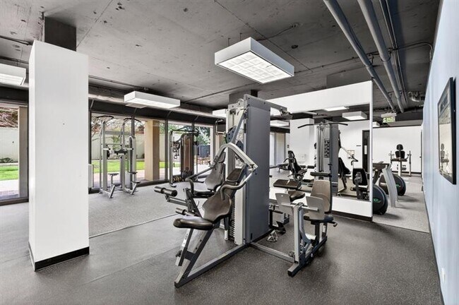 Building Photo - 2575 Peachtree Rd NE