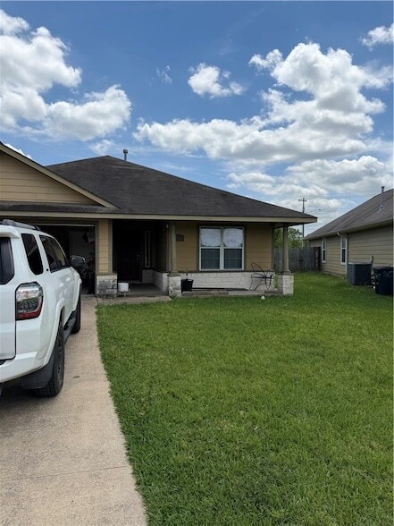 Building Photo - 933 Crested Point Dr