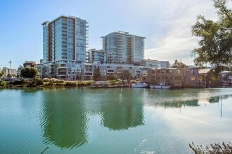 Building Photo - 708 Long Bridge St