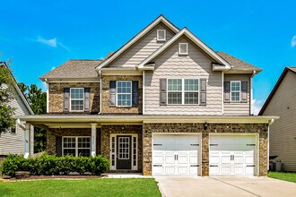 Building Photo - Spacious 4-Bedroom Fairburn Home