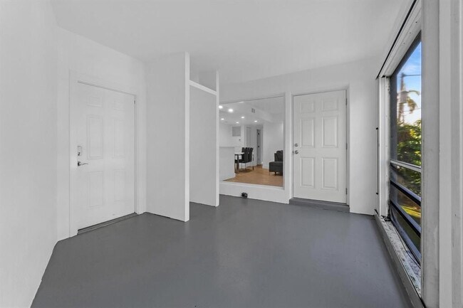 Building Photo - 1439 S Ocean Blvd