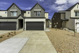 Building Photo - 1487 E 690 N