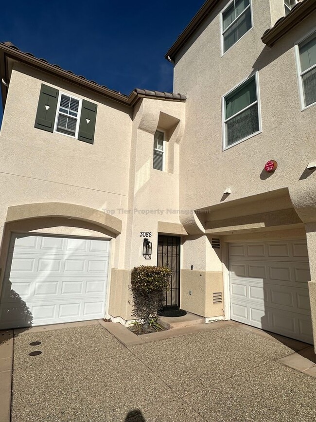 Building Photo - Rarely Available Townhome in Highly Sought after Portico-Rancho Carrillo
