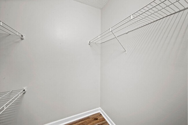 Building Photo - Beautifully Renovated Home!