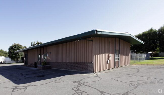 Primary Photo - Bonneville Gardens MHC