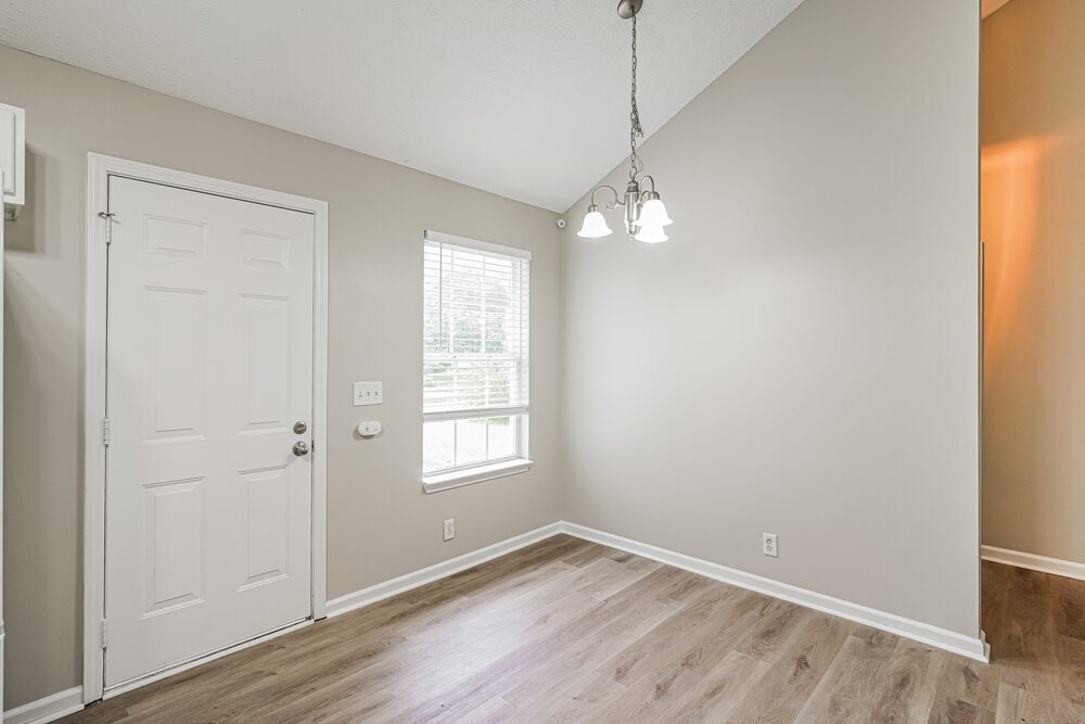 Building Photo - 1339 Macduff Dr