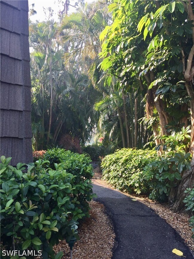 Building Photo - 1645 Spoonbill Ln