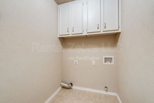 Building Photo - 4806 Stage Line Dr