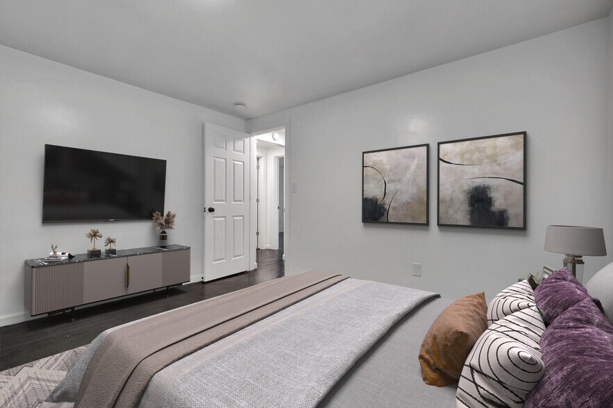 Building Photo - 1225 Regent St