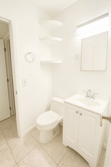 Building Photo - 3504 Lantana St