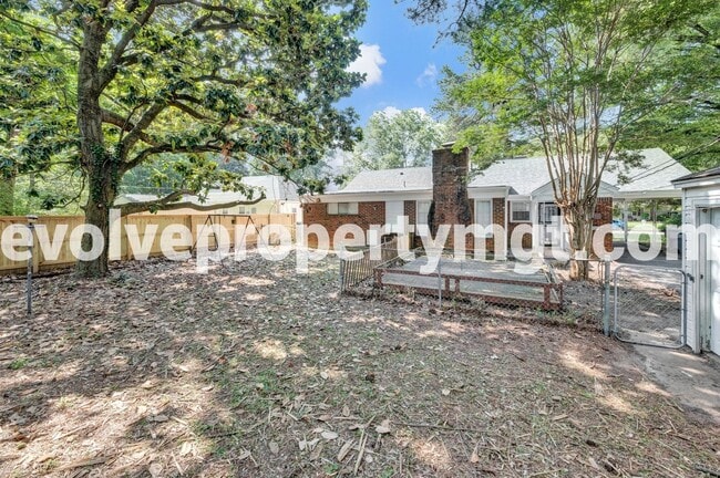 Building Photo - STUNNING RENOVATION IN PRIME LOCATION!! $5...