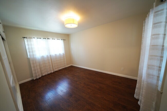 Building Photo - 11252 Delano St