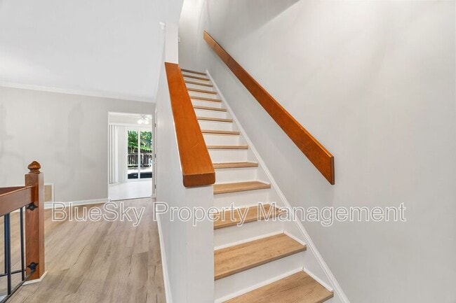 Building Photo - 439 Wynridge Dr
