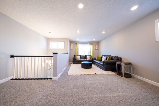 Building Photo - 6668 Coach House Ln