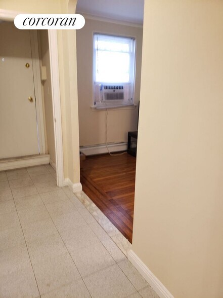 Building Photo - 2186 Paulding Ave