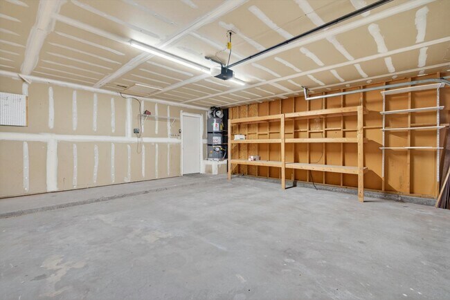 Building Photo - 2413 Agua Fria Dr NE