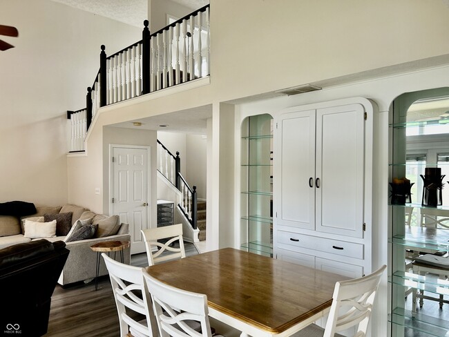 Building Photo - 312 Carriage Ln