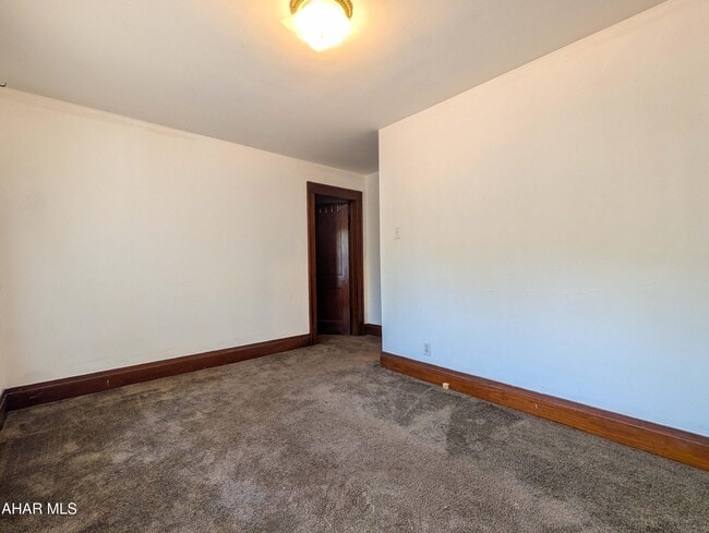 Building Photo - 243 Lunen St