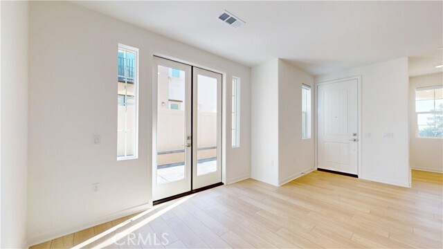 Building Photo - 8421 Gabrielino Ct