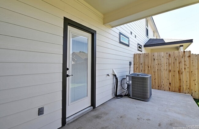 Building Photo - 11327 Clearmine St