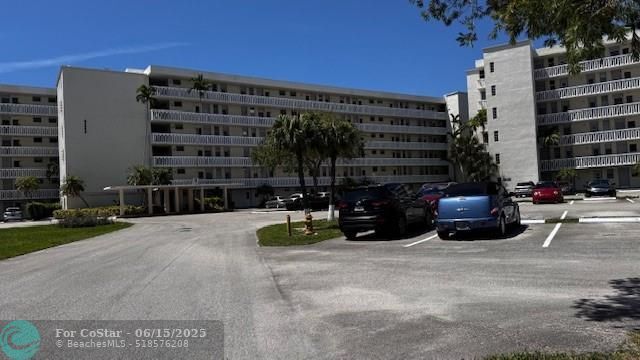 Building Photo - 2859 Leonard Dr