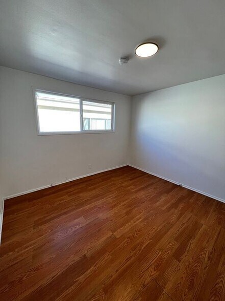 Building Photo - 1130 S Clark Dr
