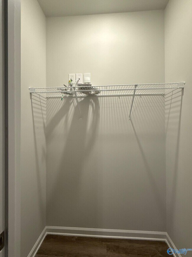 Building Photo - 102 Ranna Dr