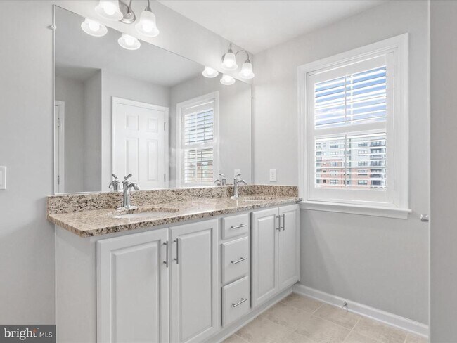 Building Photo - 3037 Rittenhouse Cir