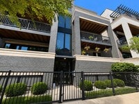 Building Photo - 1340 W Walton St