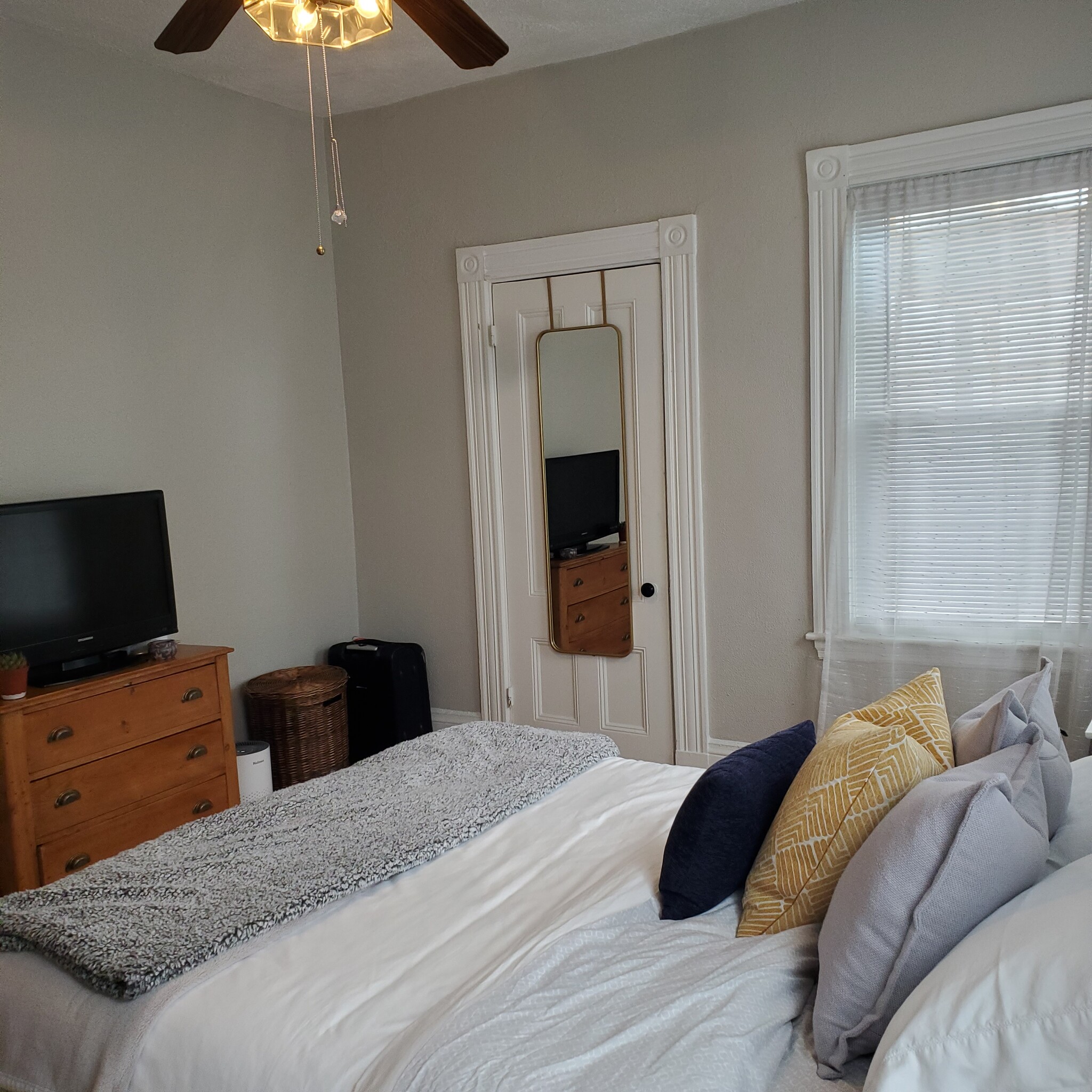 2nd Floor Bedroom - 571 Cambridge St