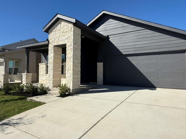 Building Photo - 577 Sormonne Lp