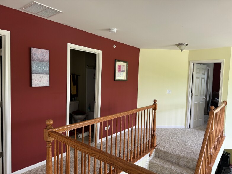 Building Photo - 10003 Cummings St