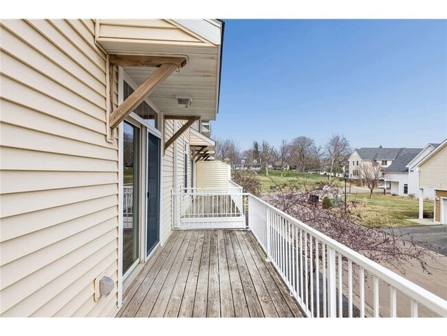 Building Photo - 2121 Village Trail