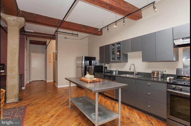 Building Photo - 1210 Buttonwood St