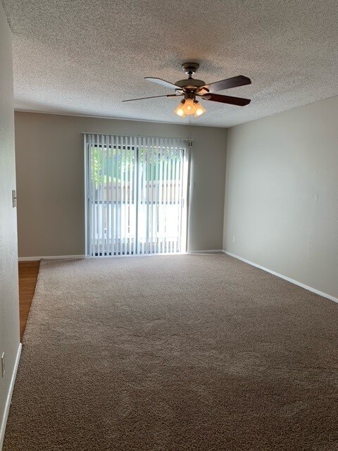 Building Photo - 800 W Cartwright Rd