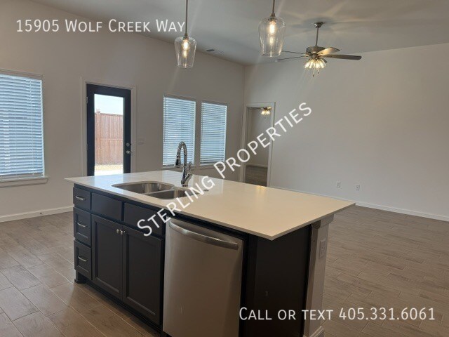 Building Photo - 15905 Wolf Crk Wy