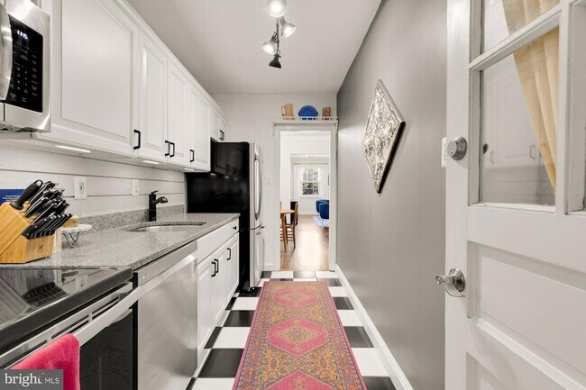 Building Photo - 2650 39th St NW