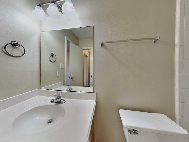 Building Photo - 9206 Rosewell Ct