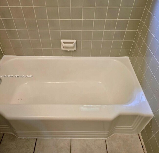 Building Photo - 7940 SW 55th Ave