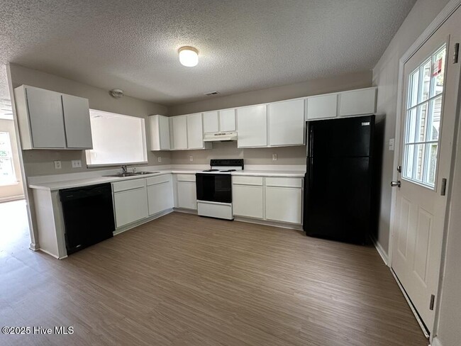 Building Photo - 1059 W Pueblo Dr