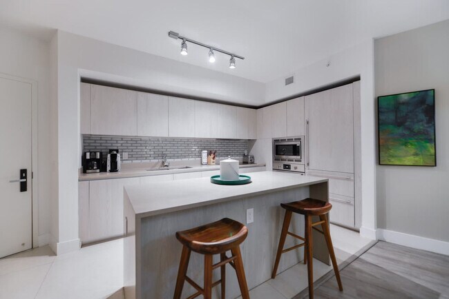 Building Photo - 4111 S Ocean Dr