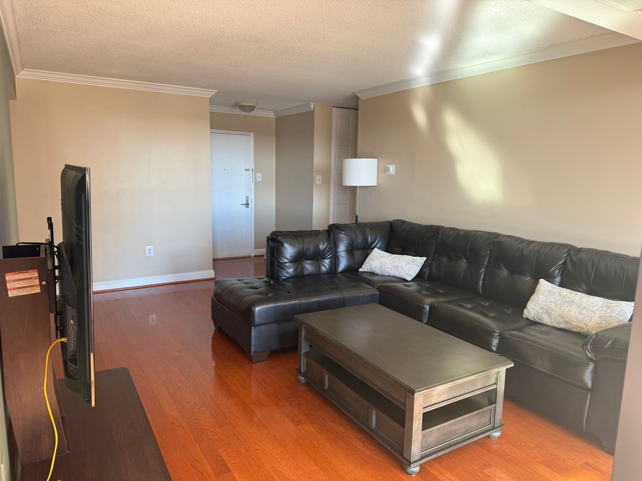 Living Room - 4500 S Four Mile Run Dr