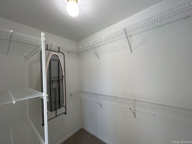 Building Photo - 910 S W Ave
