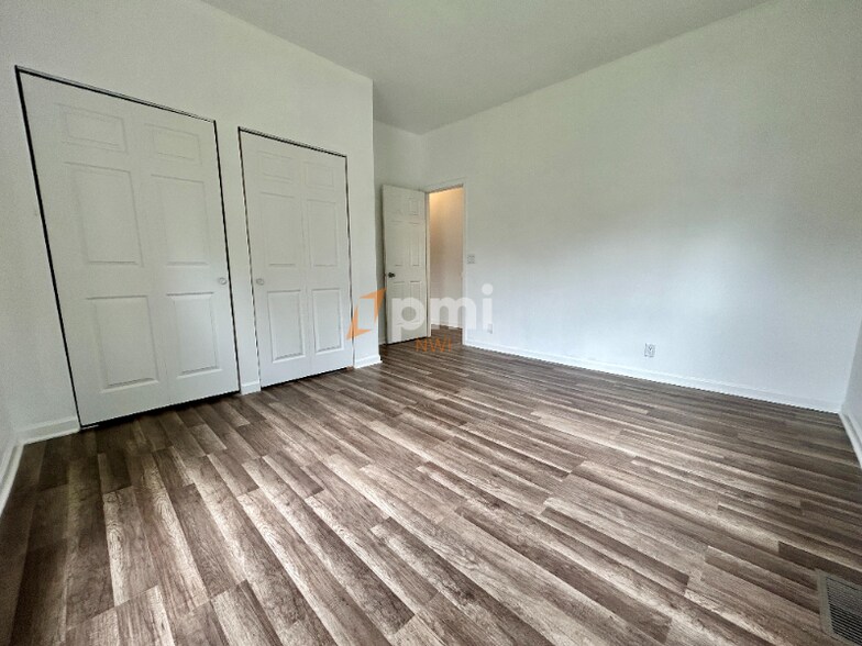 Building Photo - 13328 Edison St