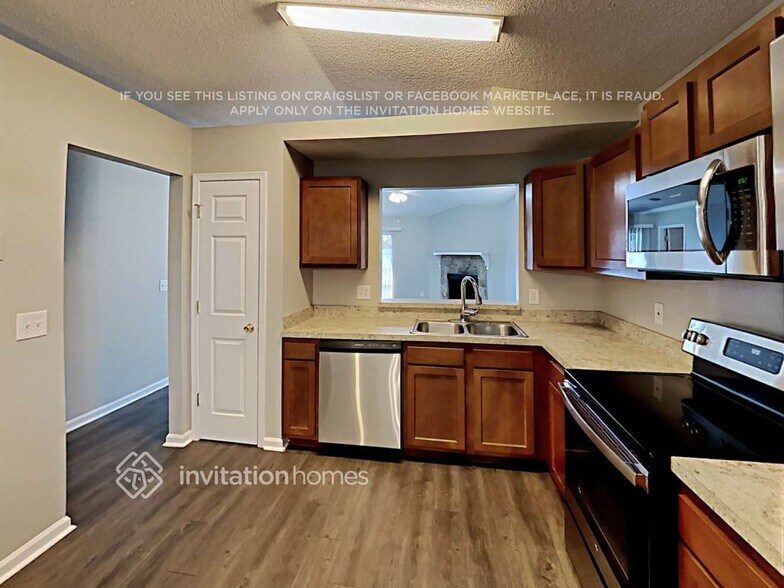 Building Photo - 2750 Lantana Lakes Dr W