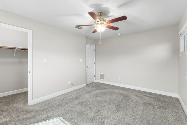 Building Photo - 10824 Dinah Dr