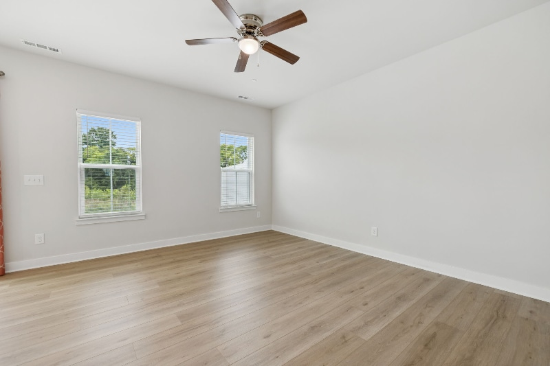 Building Photo - 171 Primrose Ln