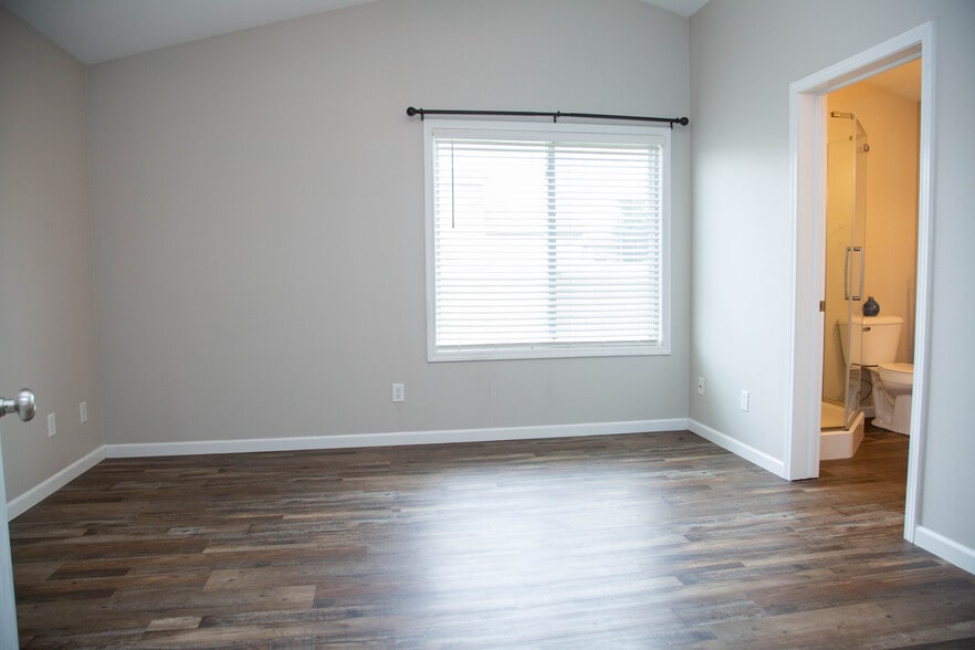 Building Photo - 2270 Fawn View Dr