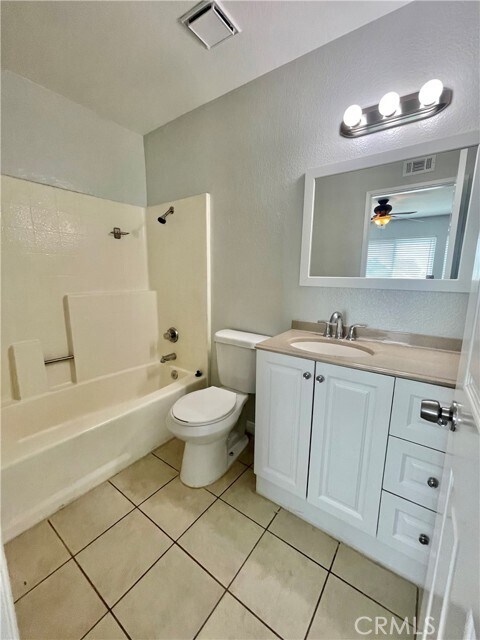 Building Photo - 5640 Riverside Dr